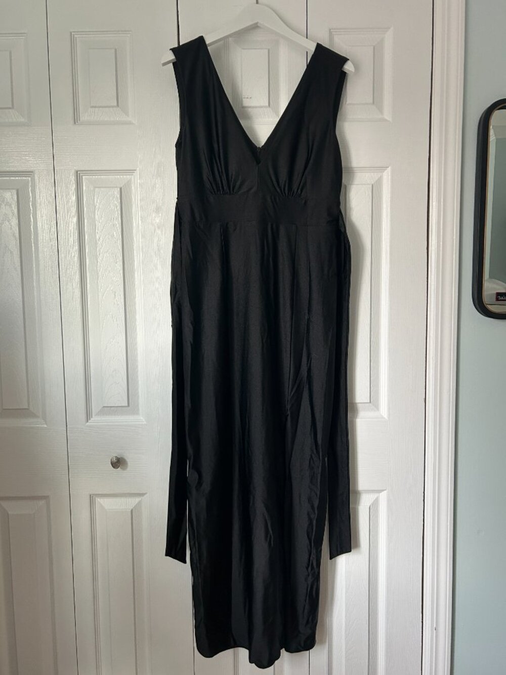 NWT Julia Jordan Black V-Neck Maxi Dress